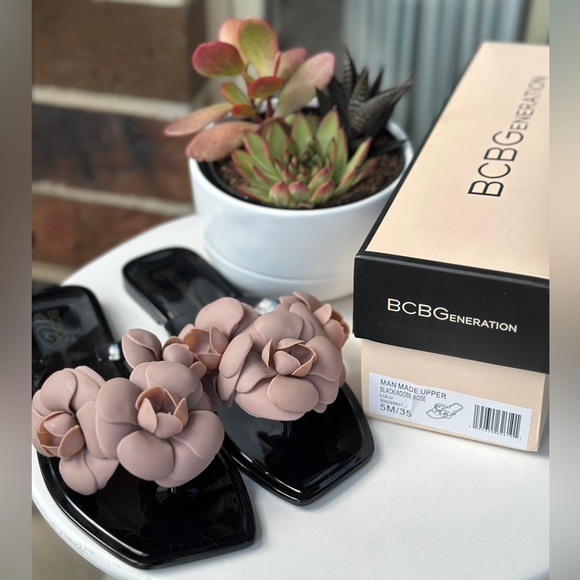 BCBGeneration Lulu Flip Flop SZ5 - Picture 4 of 9